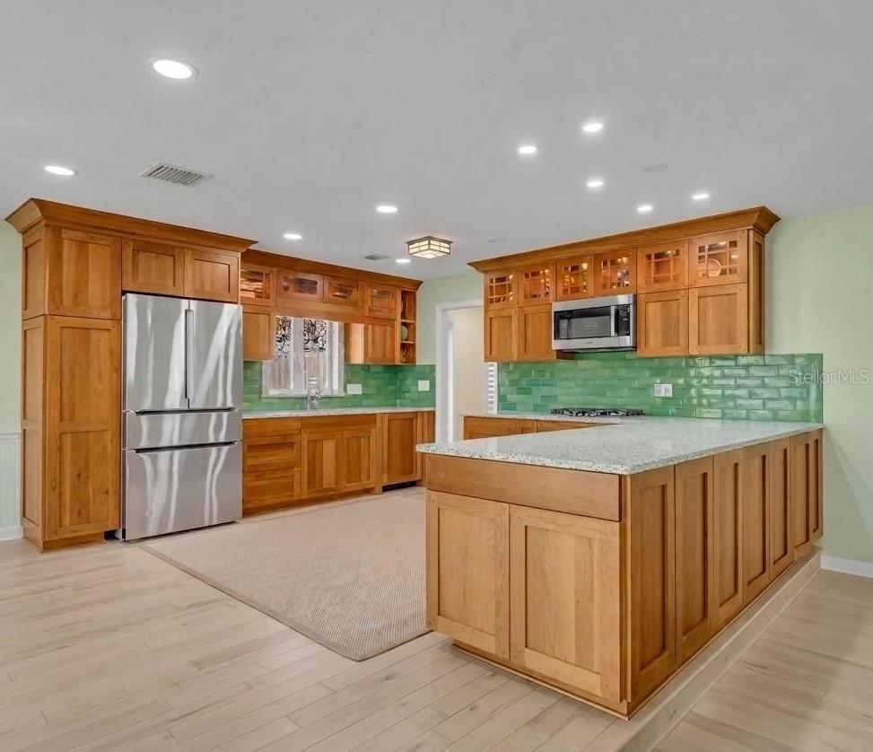HIGHLAND PARK ESTS - Residential