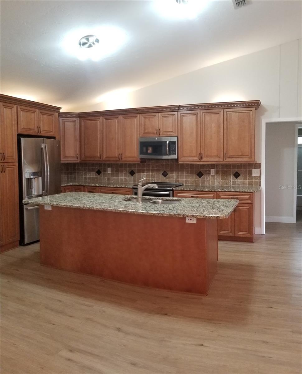 GARDEN LAKES VILLAGE SEC 4 - Residential Lease