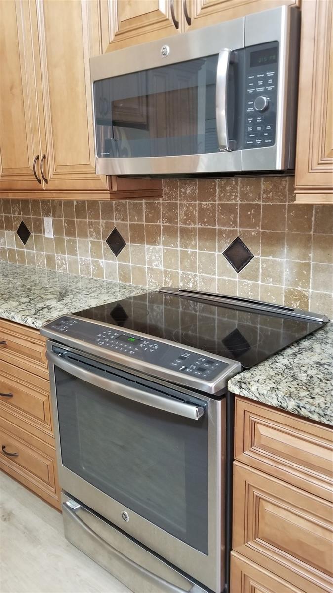 GARDEN LAKES VILLAGE SEC 4 - Residential Lease