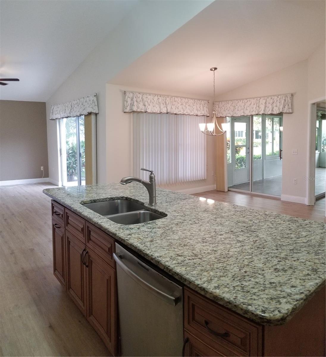 GARDEN LAKES VILLAGE SEC 4 - Residential Lease