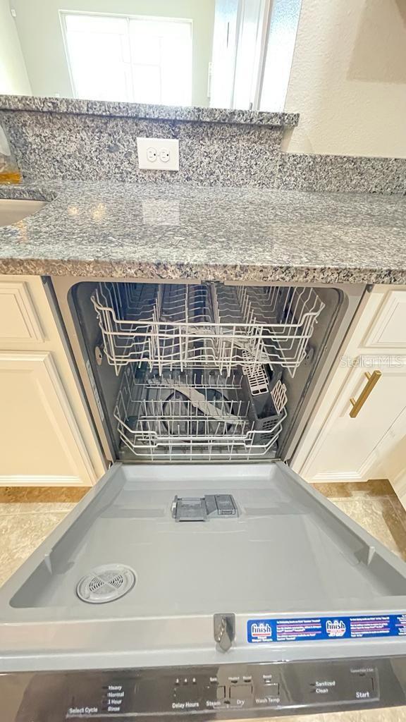 LUCAYA LAKE CLUB TWNHMS PH 2B - Residential Lease