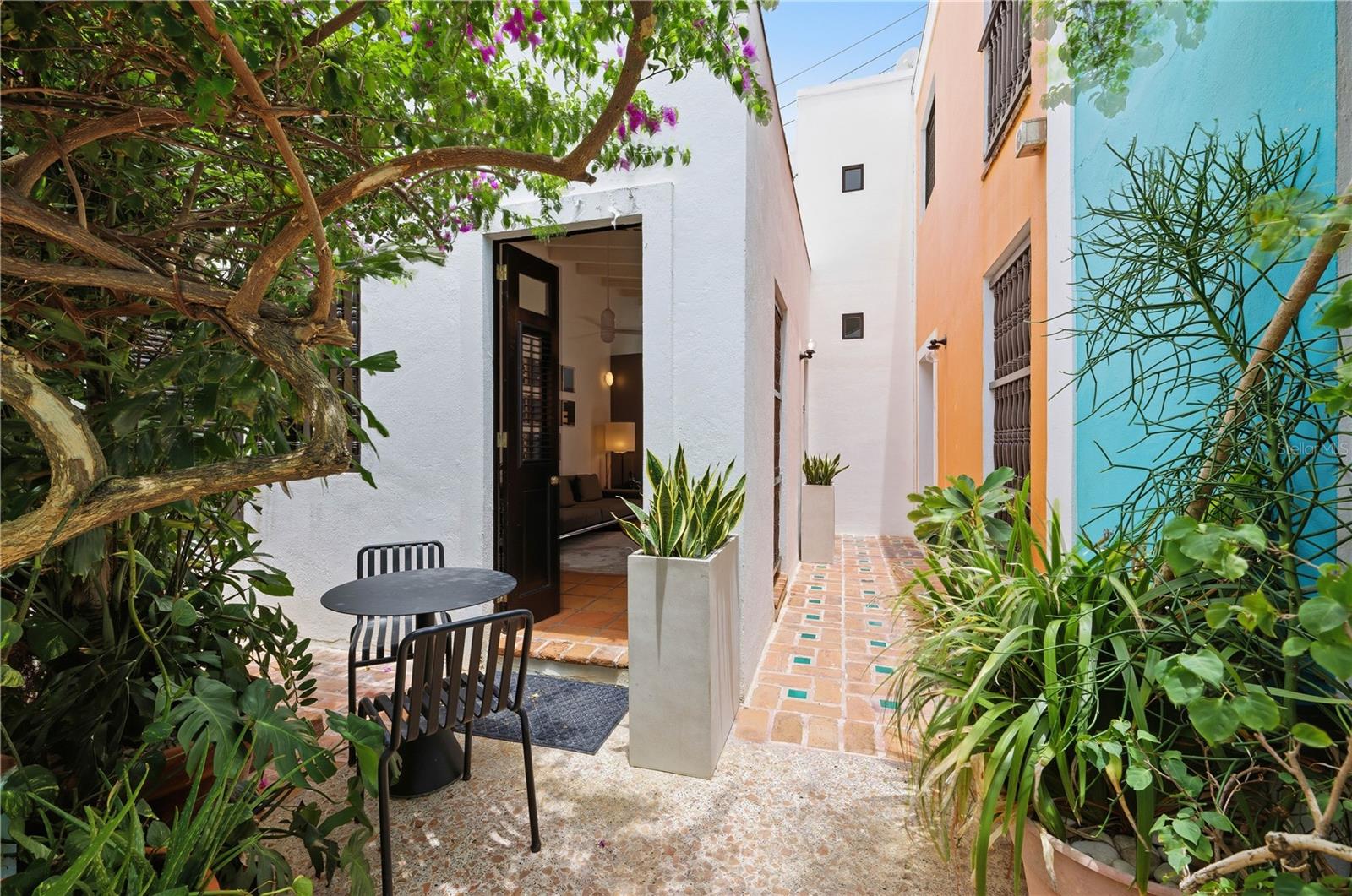 102 ESCALINATA DE LAS MONJAS STREET 5