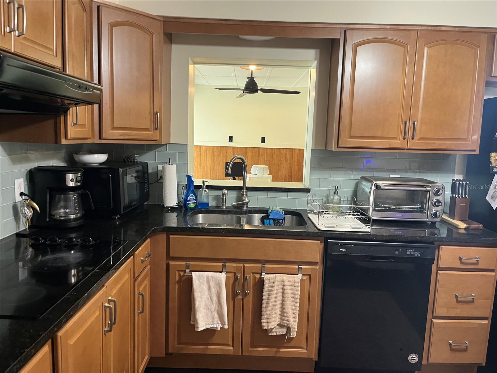 CRYSTAL LAKE MANOR - Residential