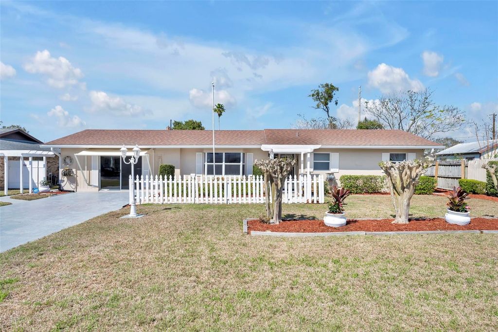 Photo of 824 Fruitland Drive, Deltona, FL 32725 (MLS # O6378804)