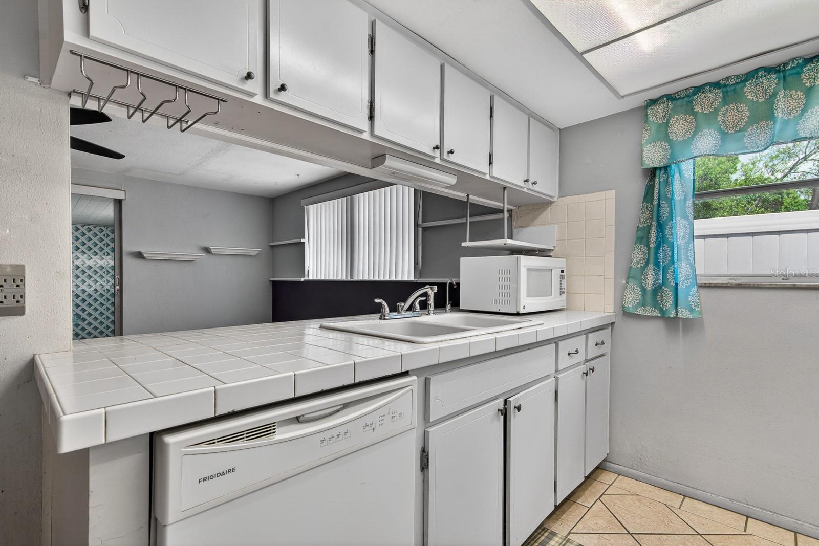 TANGLEWOOD TERRACE - Residential