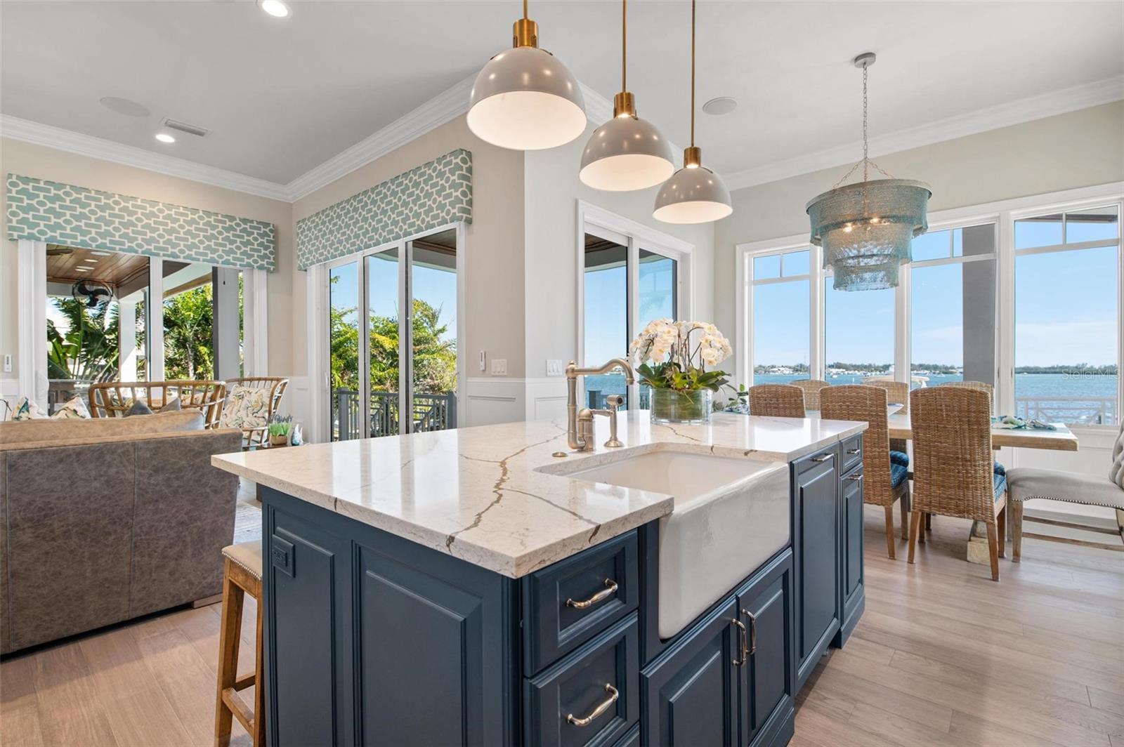 CORTEZ BEACH - Residential