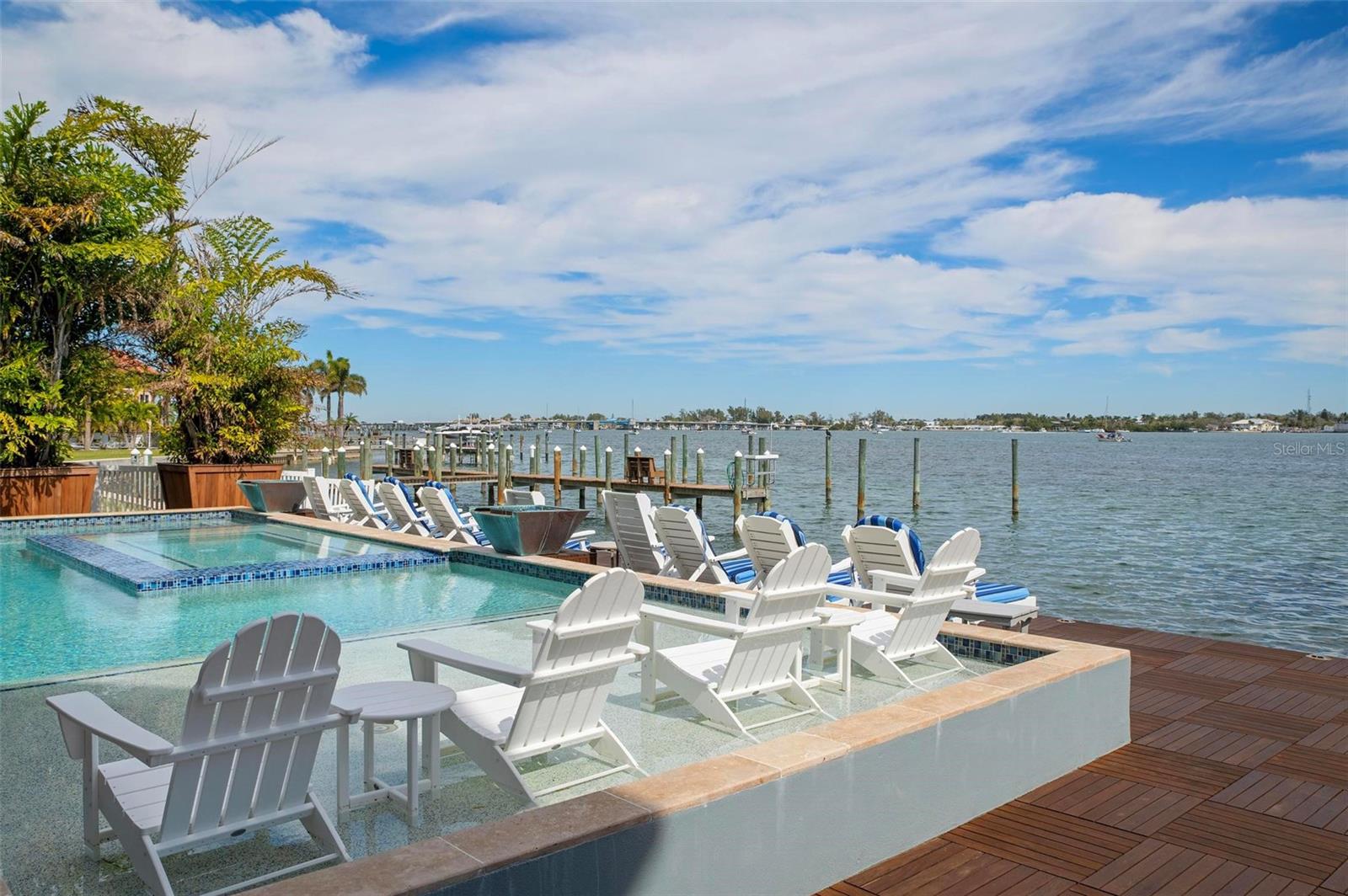 CORTEZ BEACH - Residential