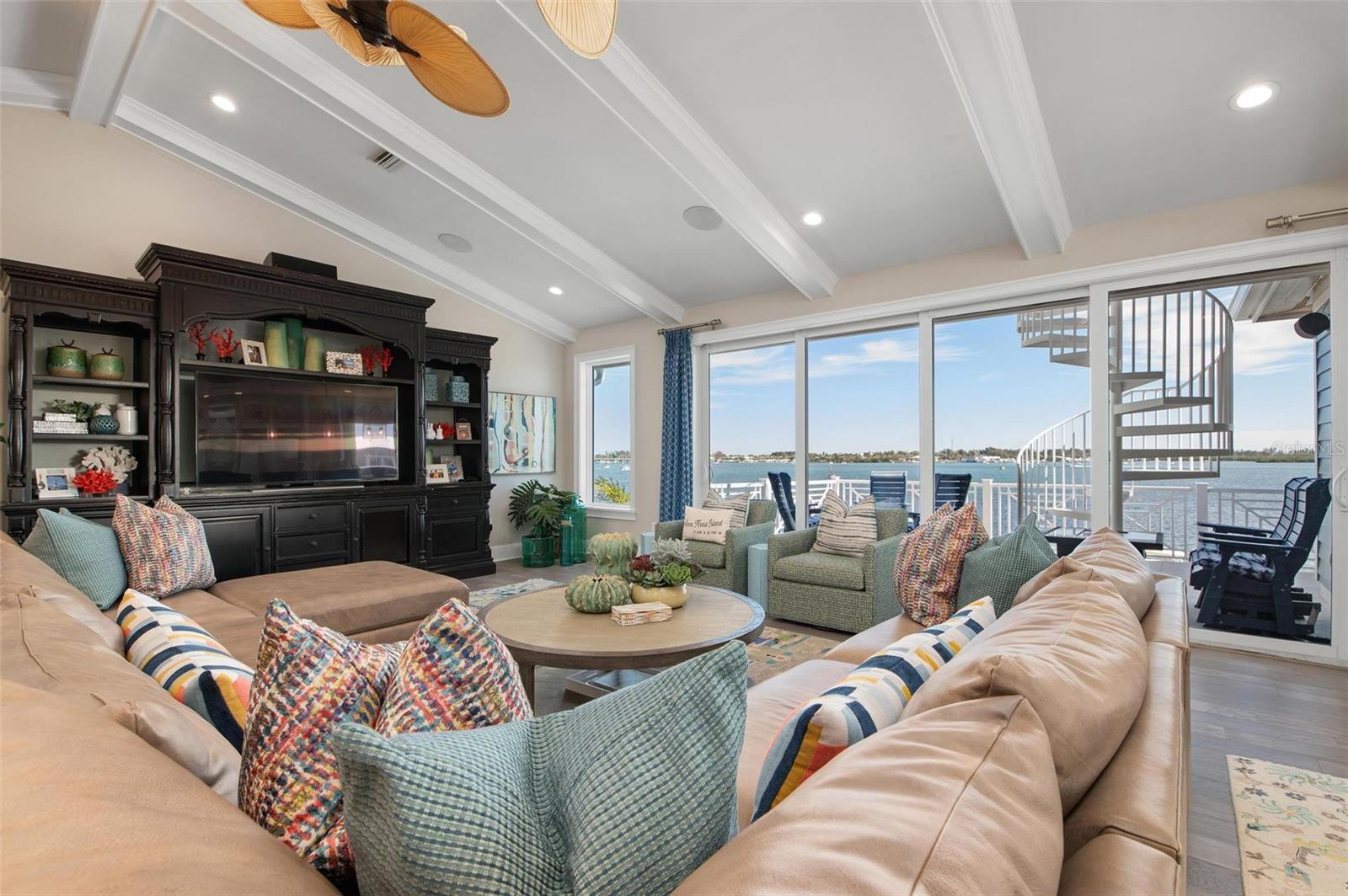 CORTEZ BEACH - Residential