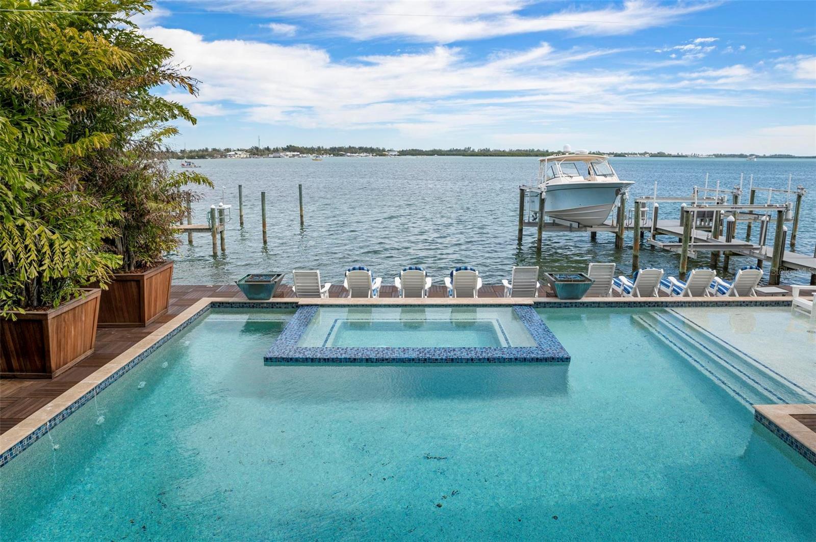 CORTEZ BEACH - Residential