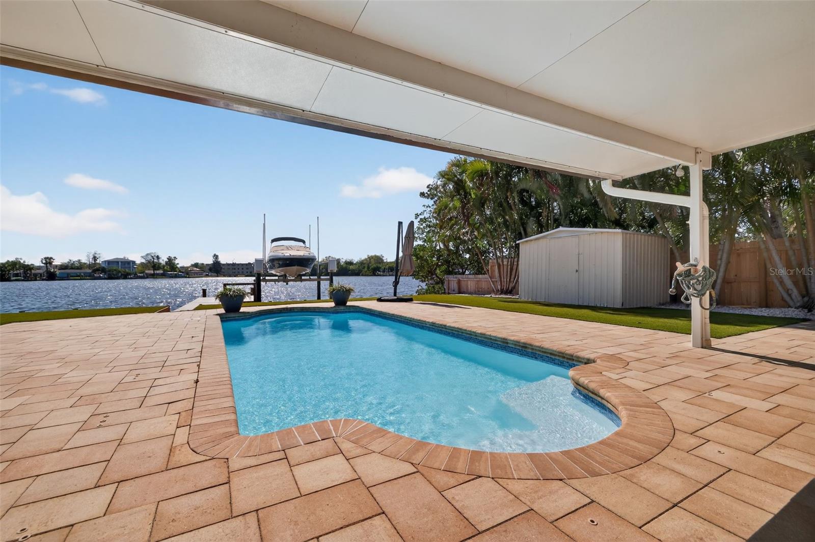 SUN-LIT SHORES - Residential