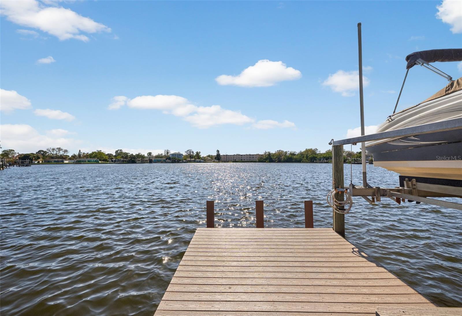 8848 SUNLIT COVE DRIVE NE