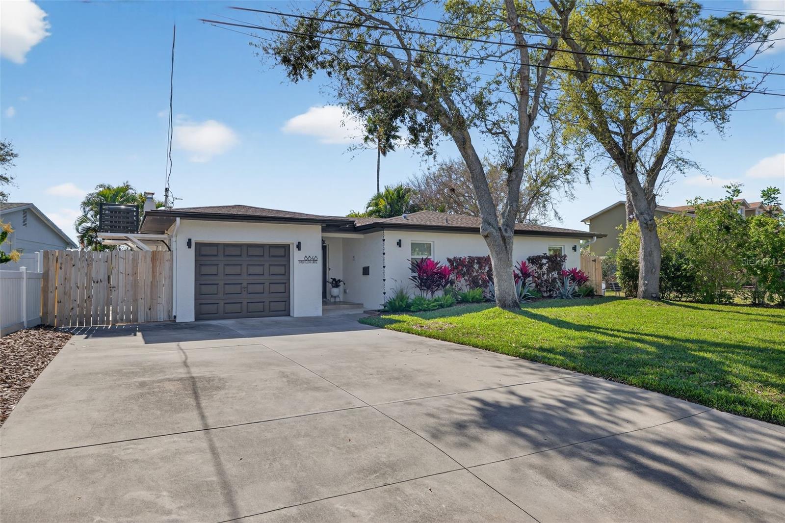 SUN-LIT SHORES - Residential