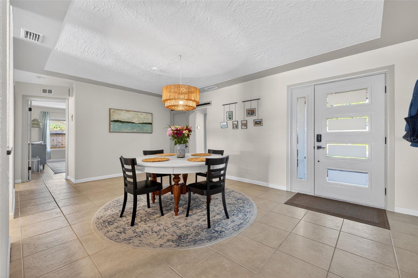 SUN-LIT SHORES - Residential