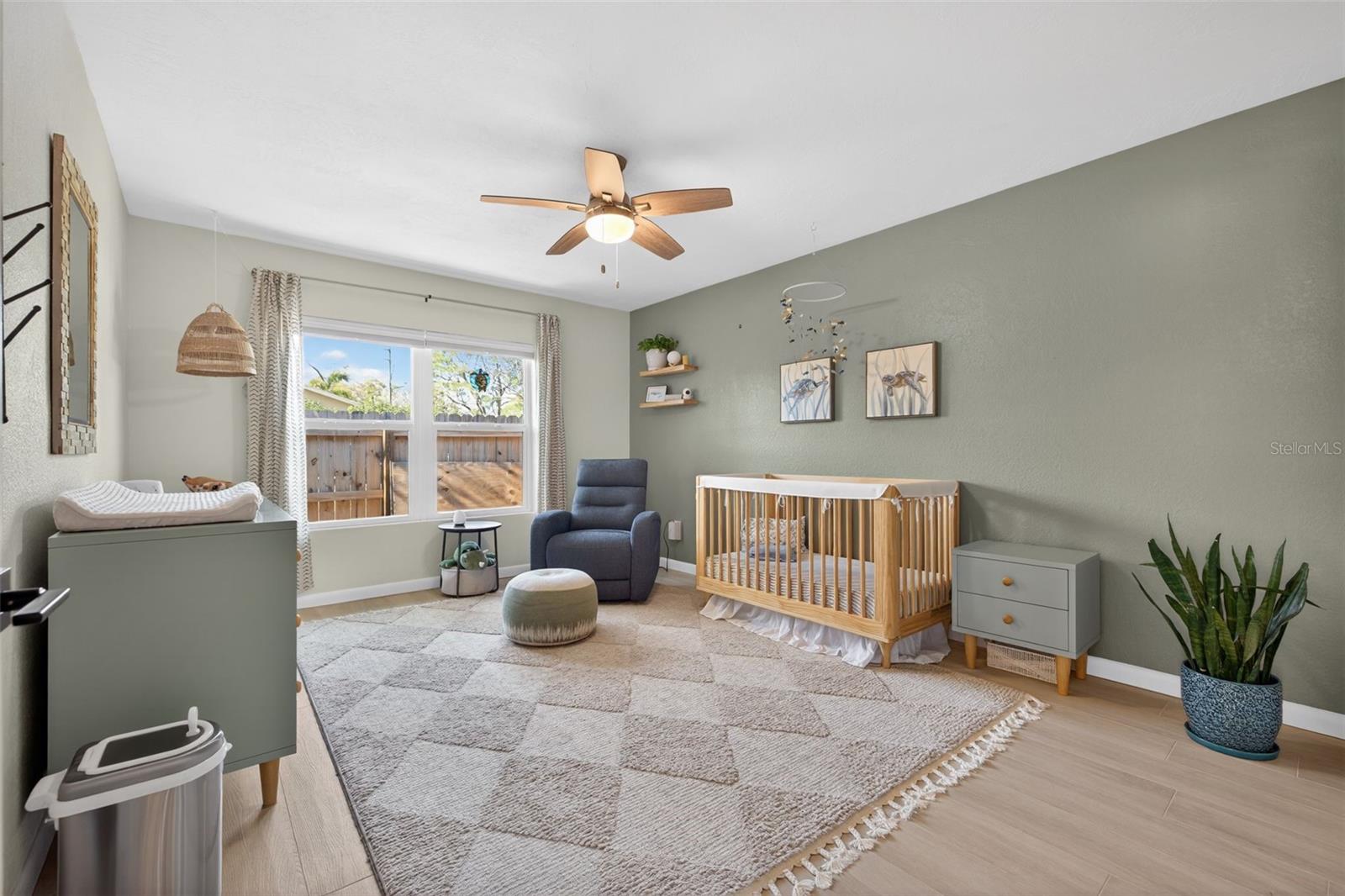 SUN-LIT SHORES - Residential