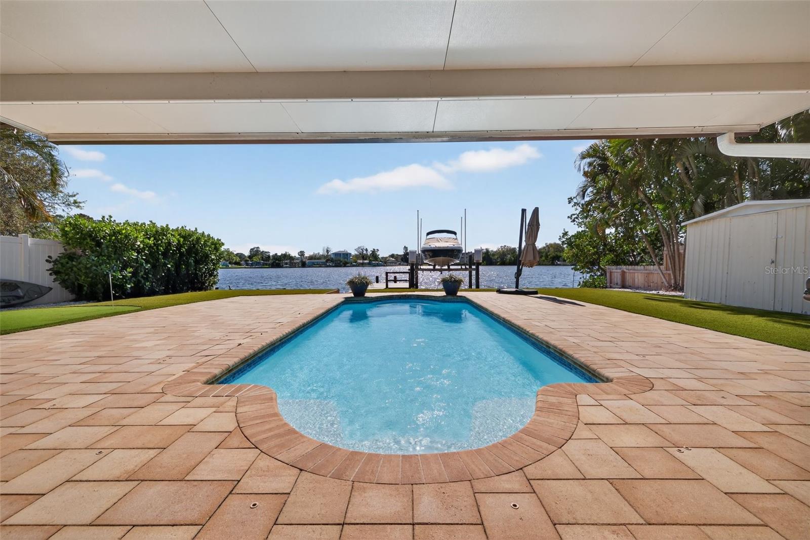 SUN-LIT SHORES - Residential