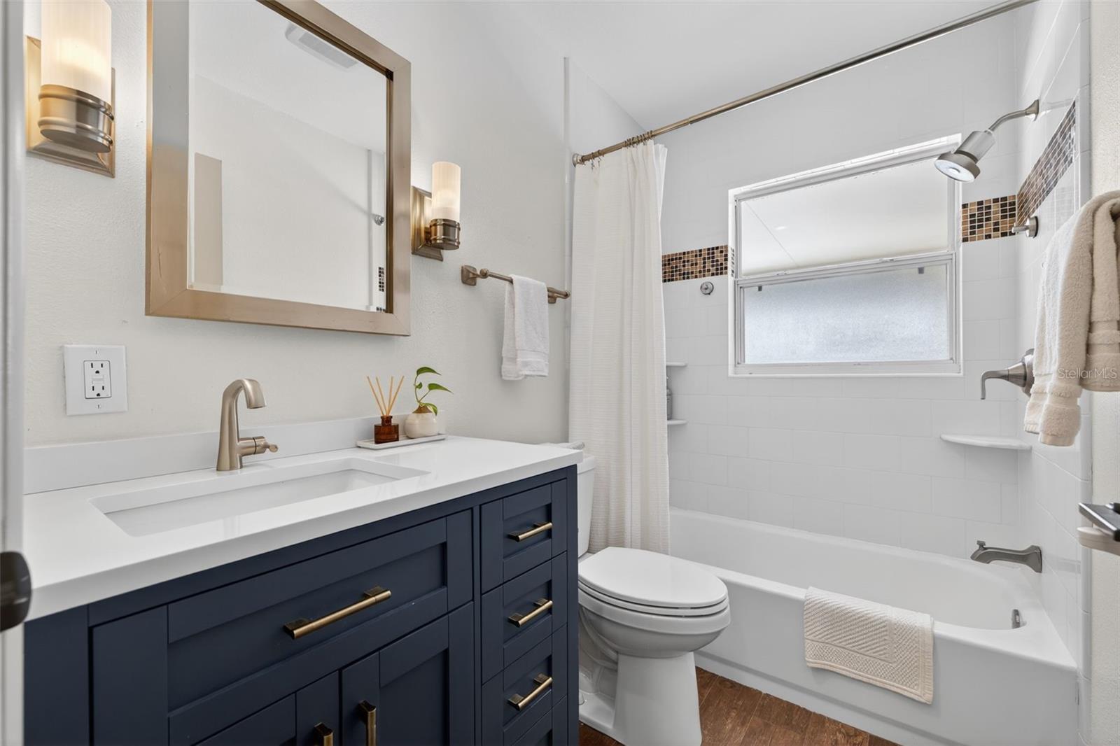 SUN-LIT SHORES - Residential