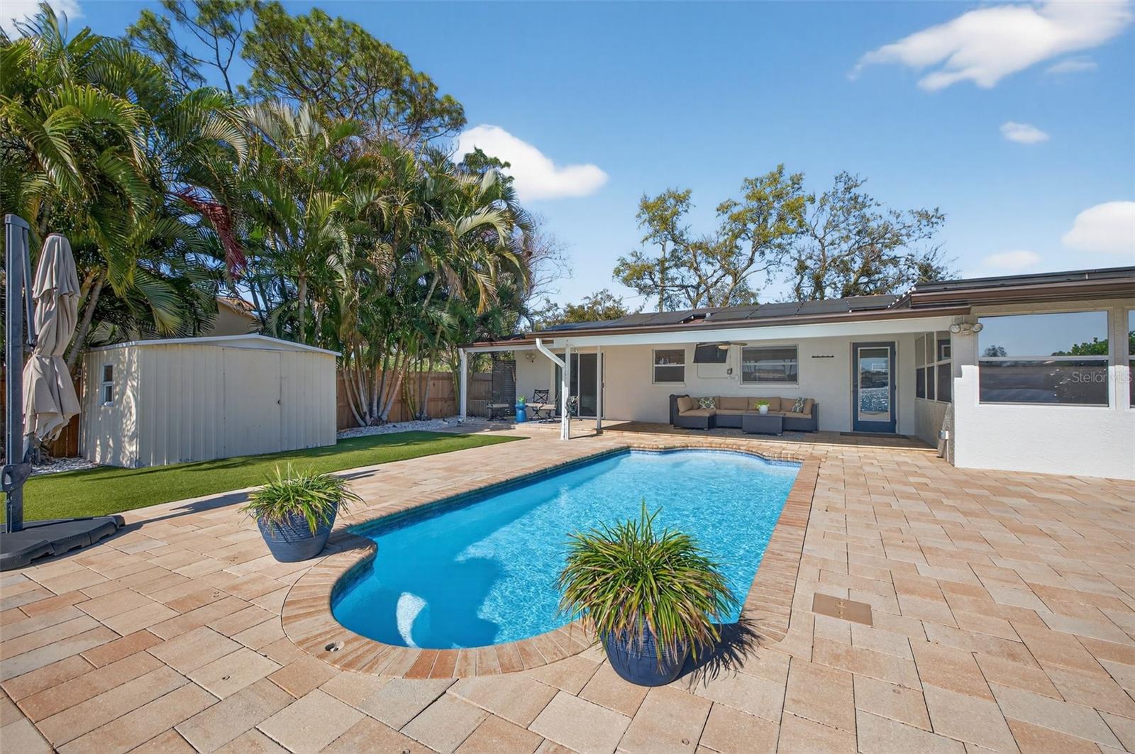 SUN-LIT SHORES - Residential