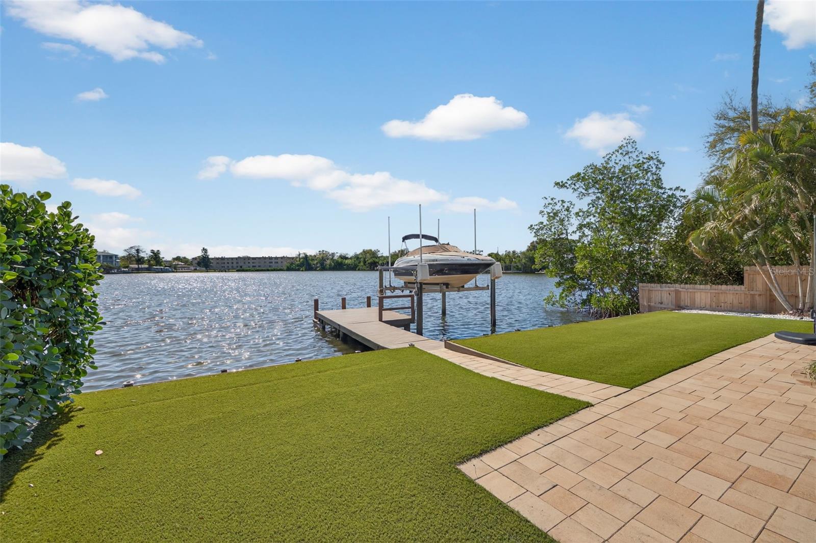 SUN-LIT SHORES - Residential