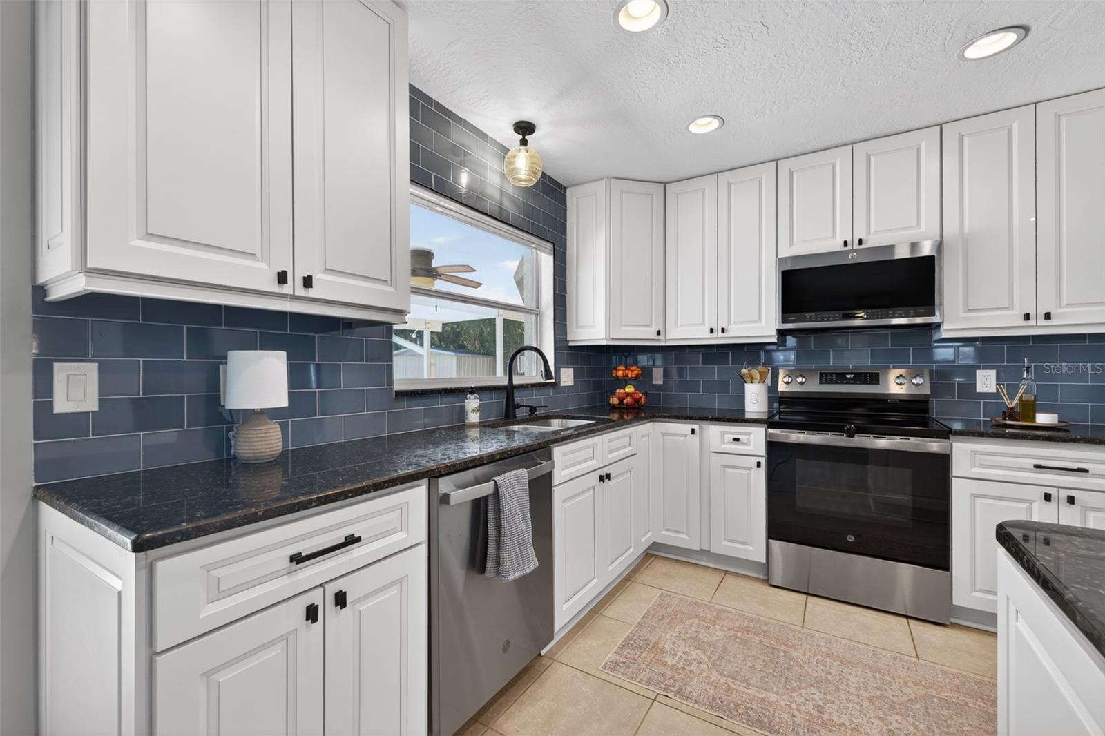 SUN-LIT SHORES - Residential