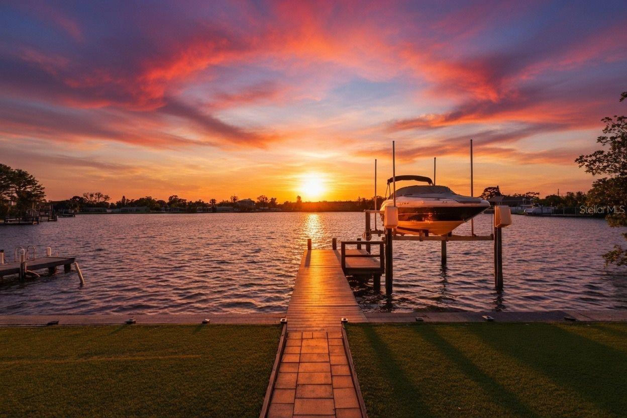 SUN-LIT SHORES - Residential