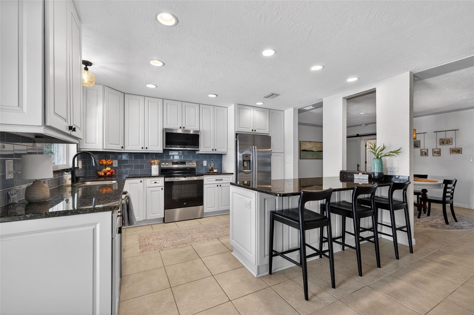 SUN-LIT SHORES - Residential