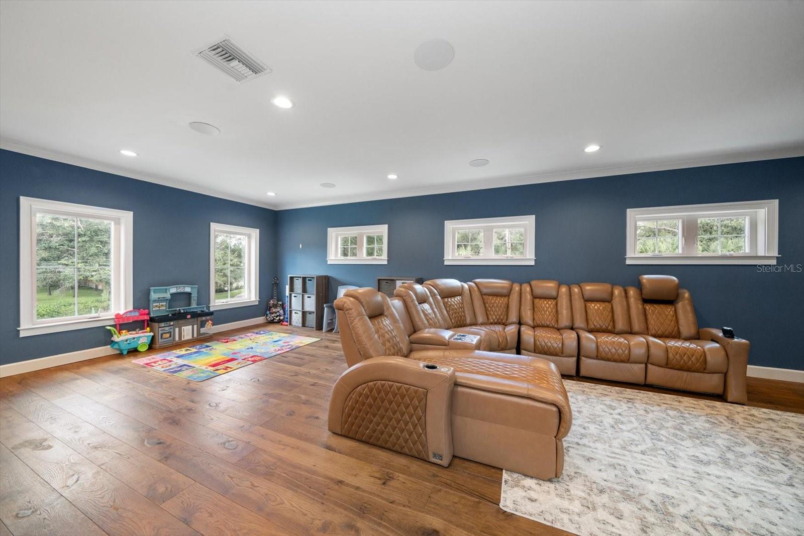 PINELLAS GROVES - Residential