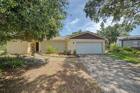 Photo of 612 Barkfield Loop, Brandon, FL 33511 (MLS # TB8532323)