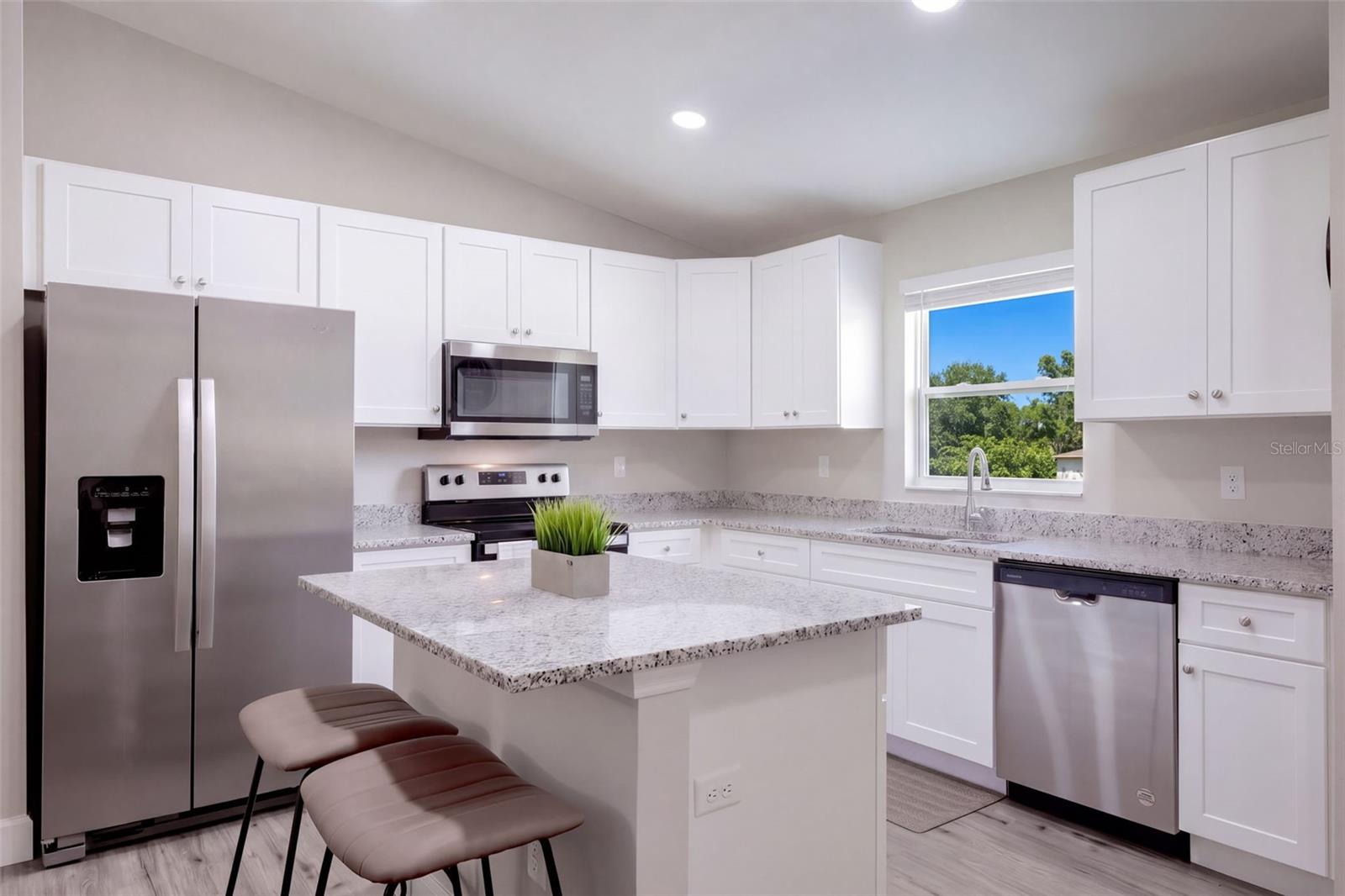 330 W ELM DRIVE