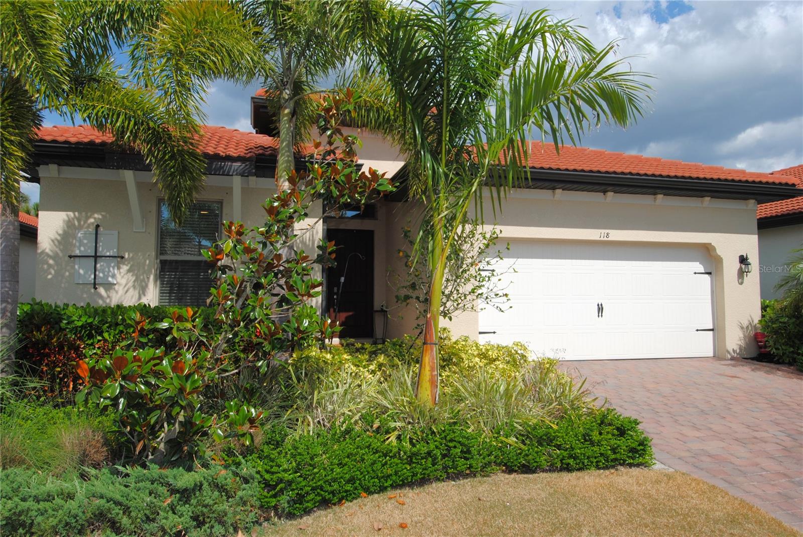 Beautiful 3 bedroom plus den, 2 bath, 2 car garage single family home. The "Edison" features an open floorplan and 1984 sqft within the gated community of Toscana Isles. Home is built with a tile roof and features brick paver driveway and covered, screened paver patio. The large owner's suite features walk-in closets, soaking tub, and large walk-in shower. Toscana Isles is a gated community with lawn maintenance included. Amenities include a community heated pool, club room, and fitness center, all in an 8,000 sqft clubhouse. The community also offers fishing, kayaking, and canoes on its private 60 acre lake. All centrally located with easy access to I-75 yet close to Venice Island and its fabulous beaches, restaurants, and shopping. Lease / option possibilities.