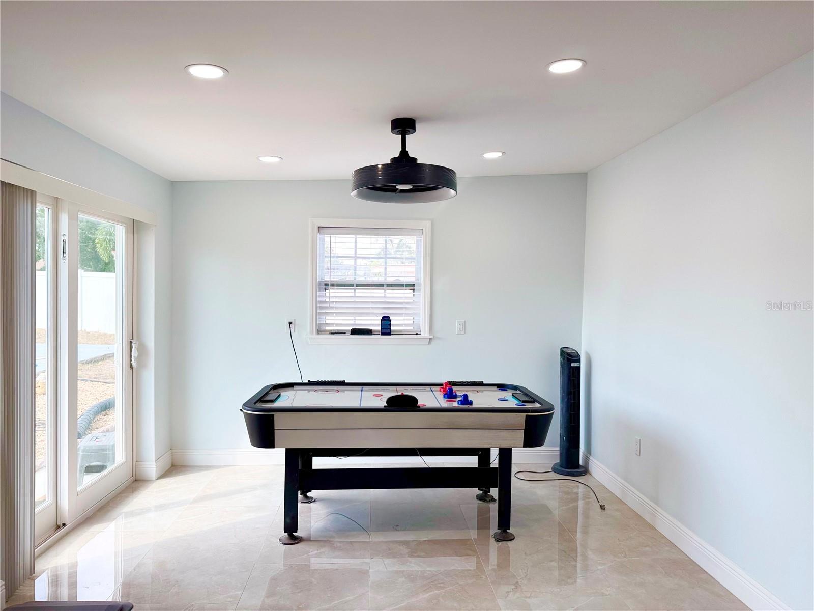 SANDPOINTE 1ST ADD - Residential