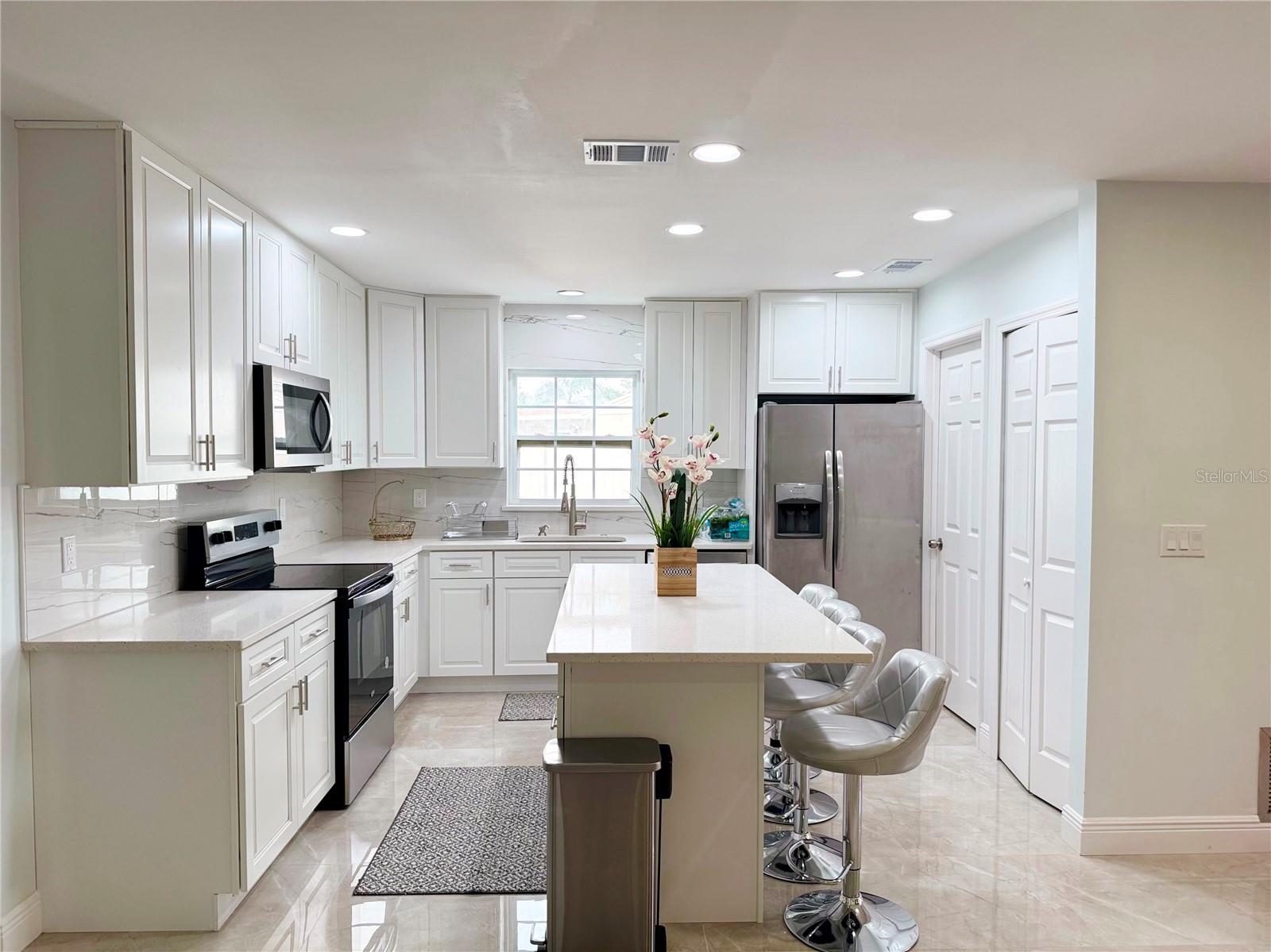 SANDPOINTE 1ST ADD - Residential