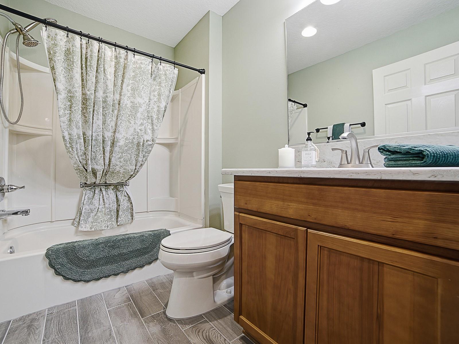 LADY LAKE ORANGE BLOSSOM GARDENS UNIT 01 - Residential