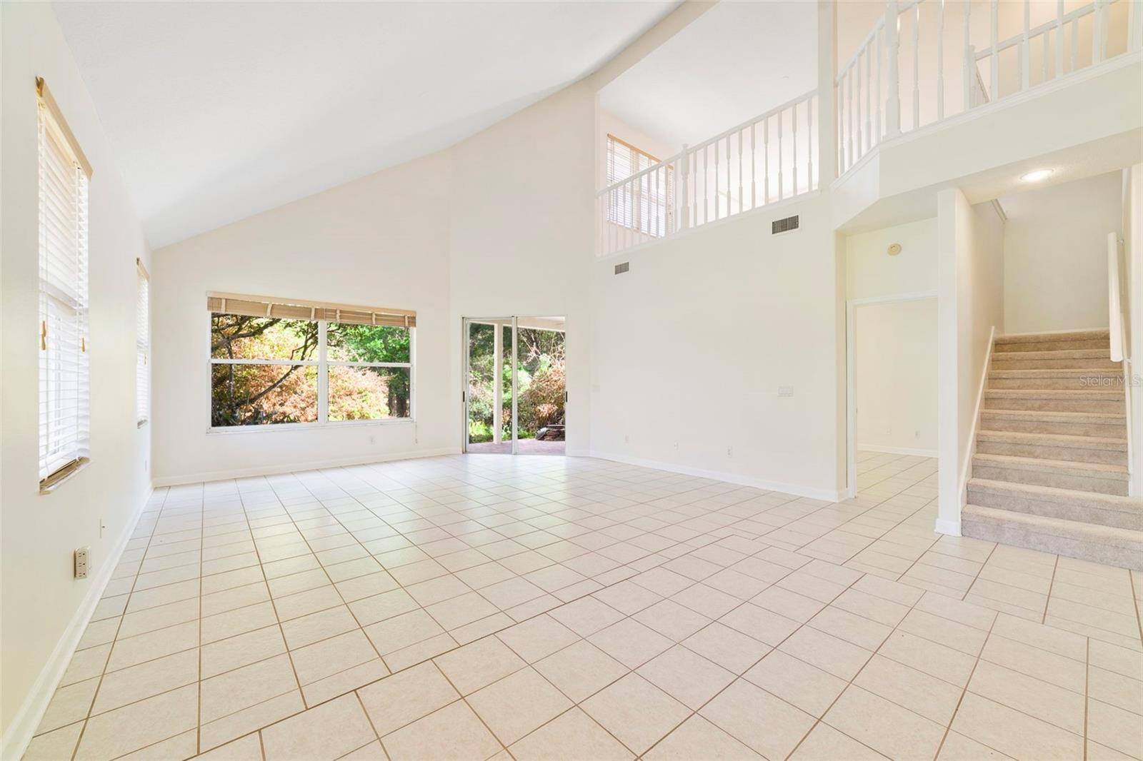 HAWKSNEST - Residential