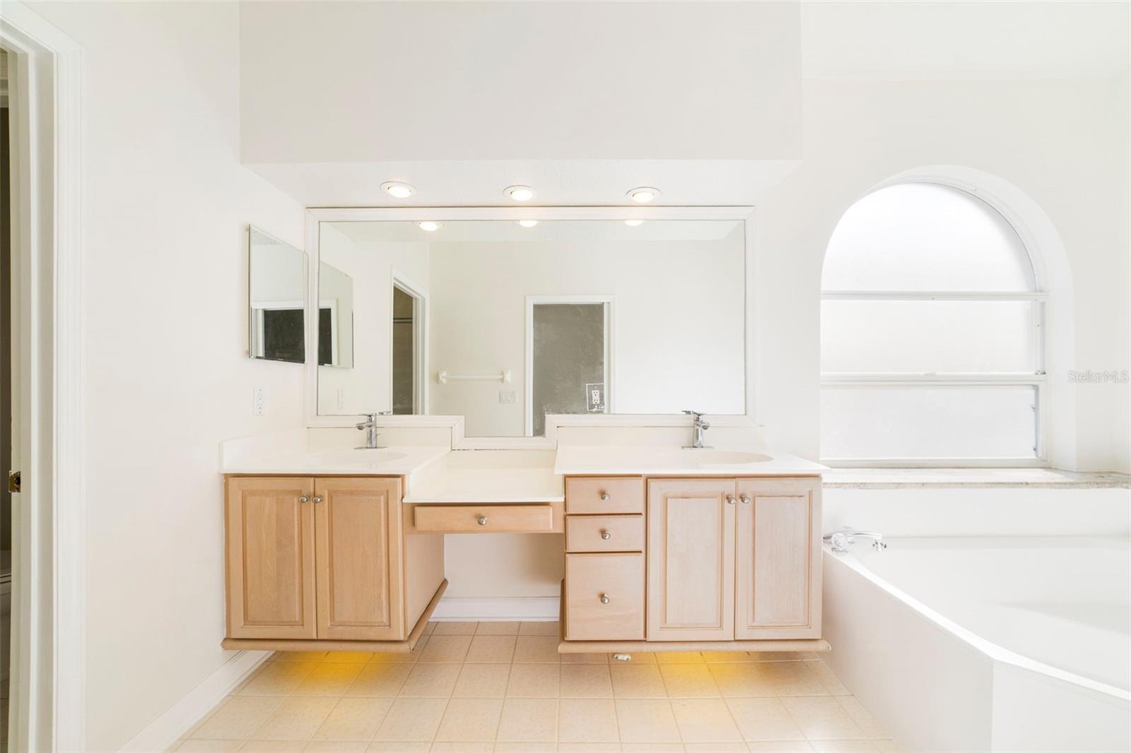 HAWKSNEST - Residential