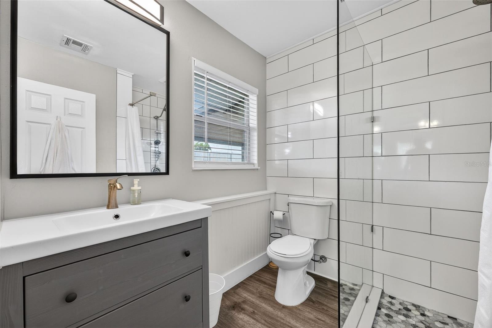 SOUTH GATE - Residential