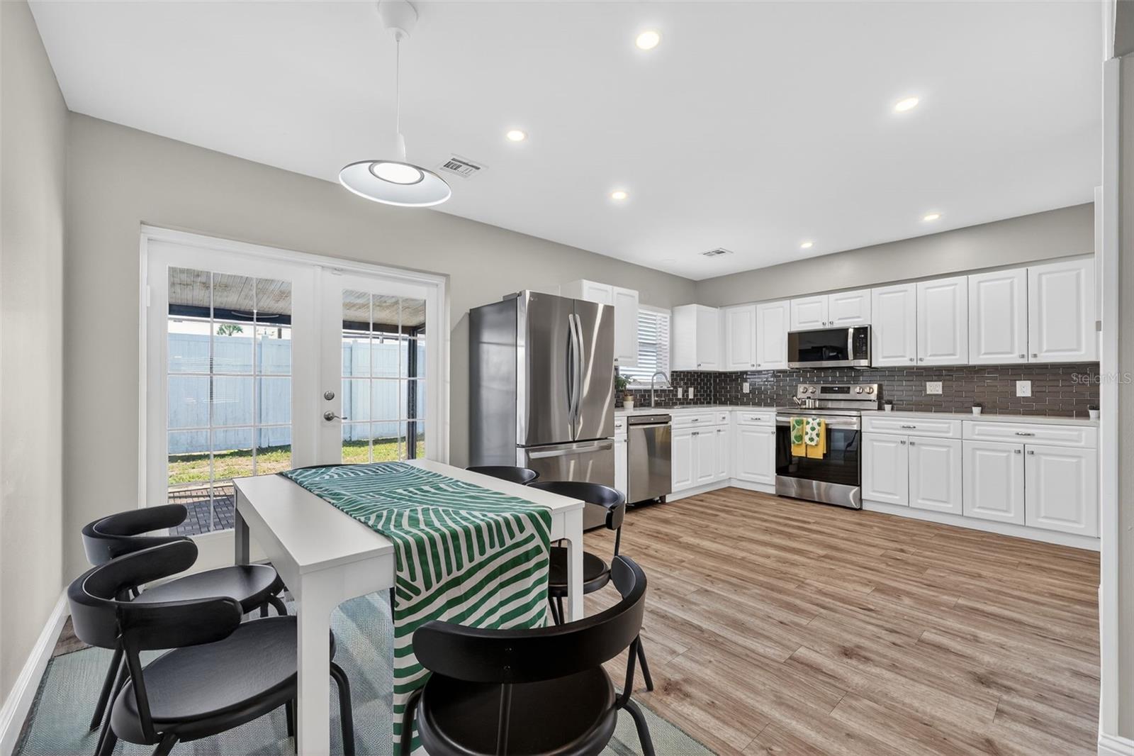 SOUTH GATE - Residential