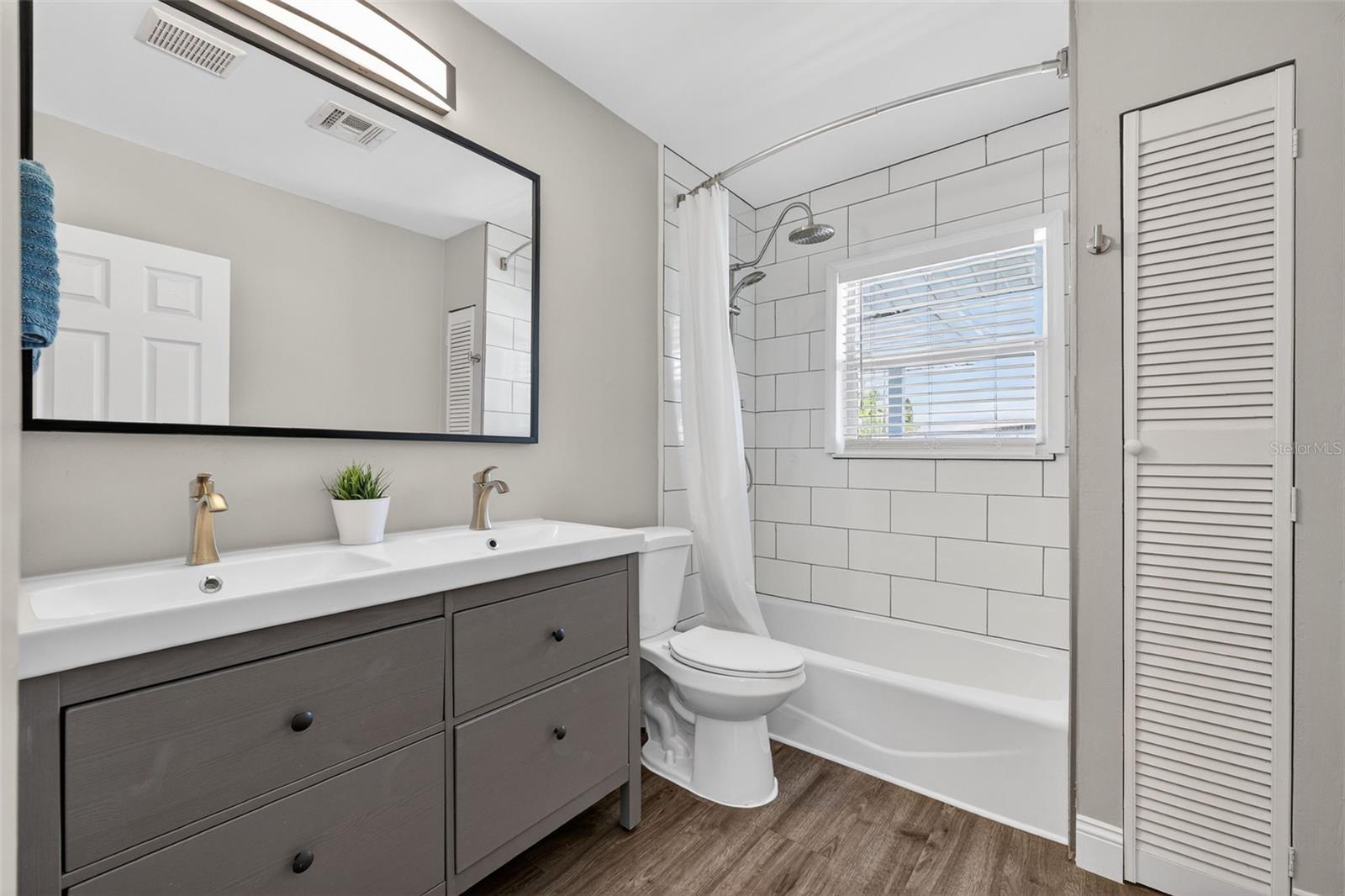 SOUTH GATE - Residential