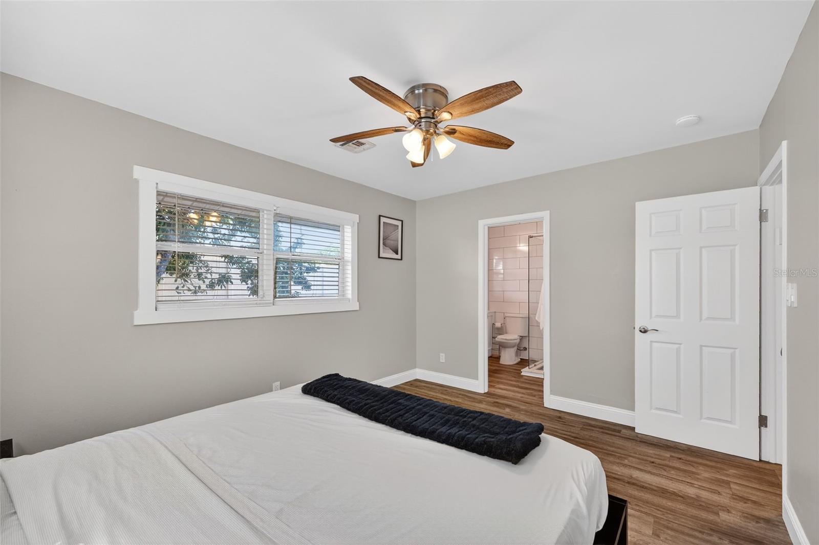 SOUTH GATE - Residential