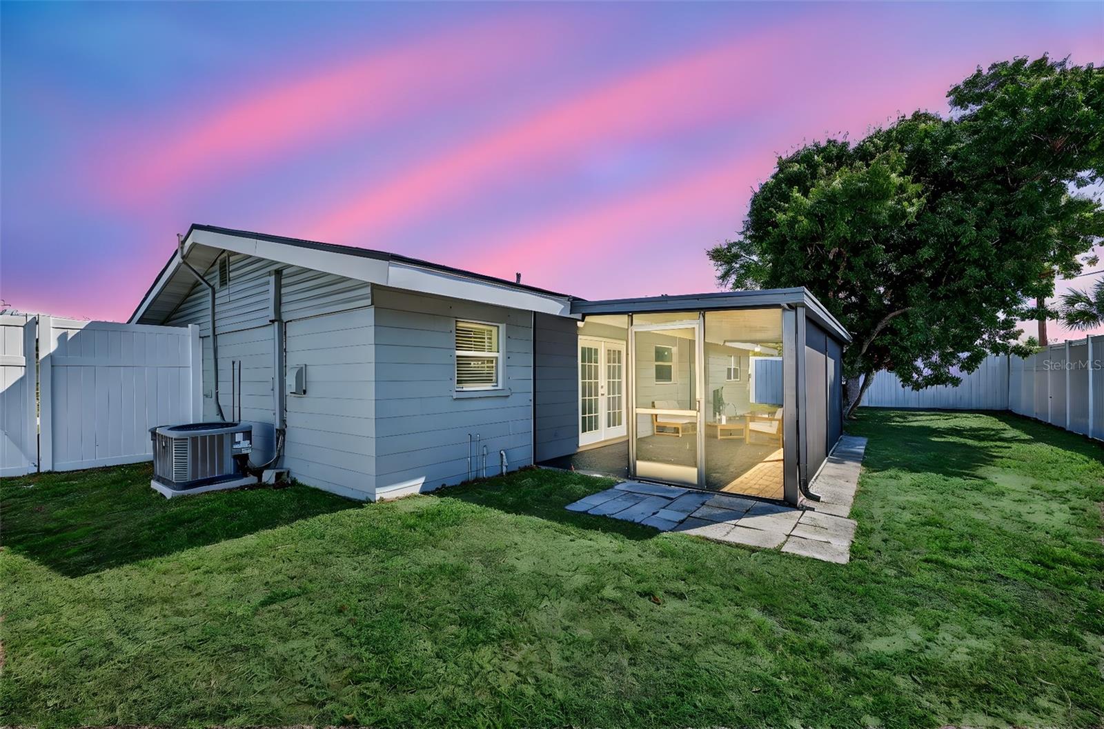 SOUTH GATE - Residential