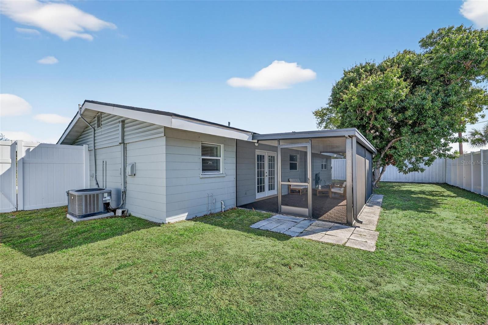 SOUTH GATE - Residential