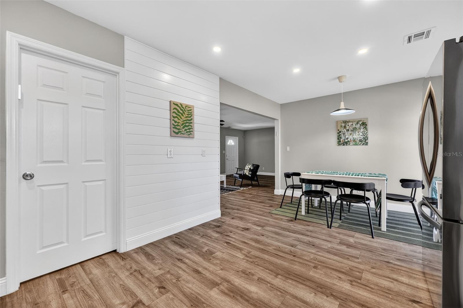 SOUTH GATE - Residential