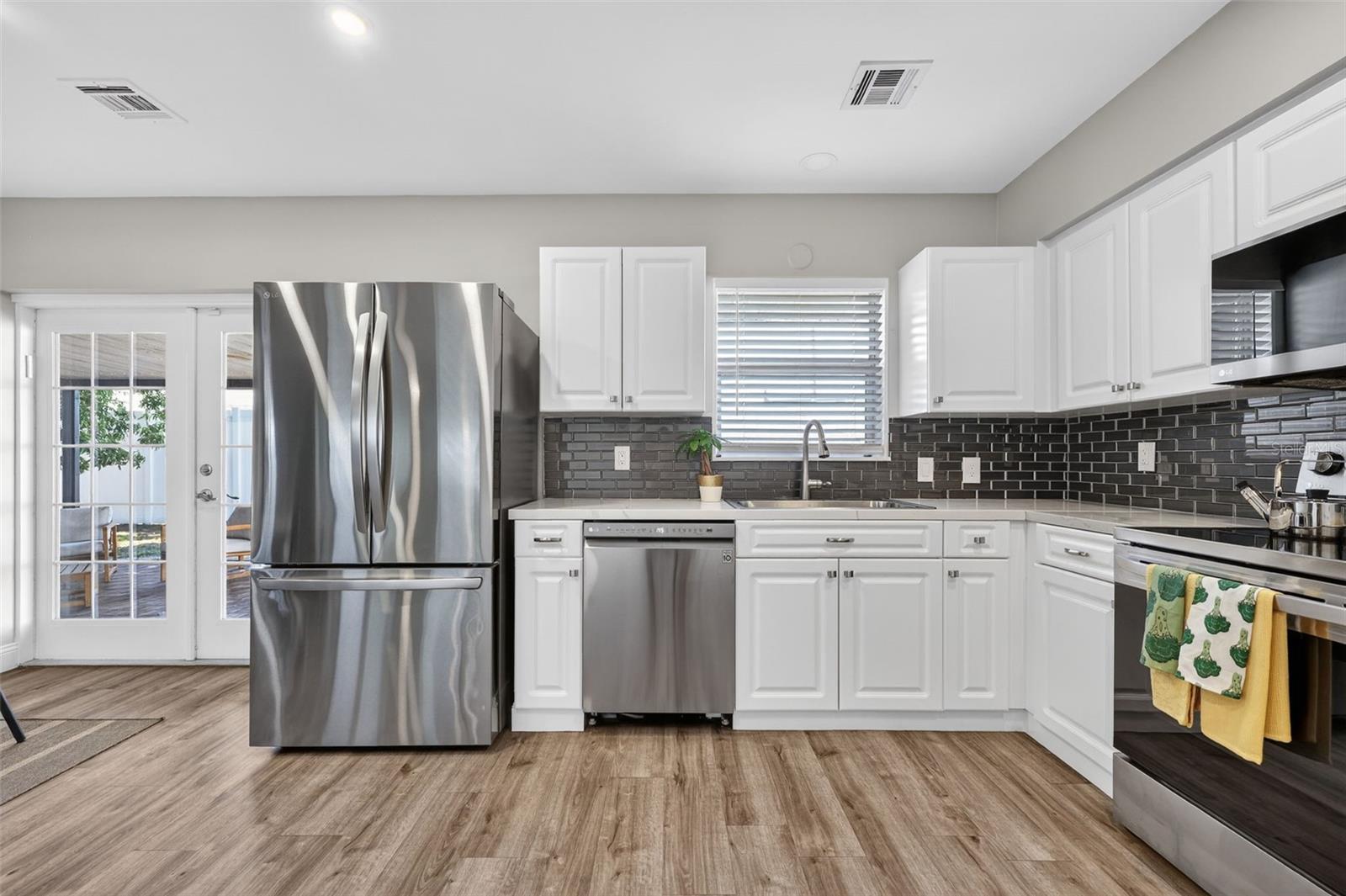 SOUTH GATE - Residential