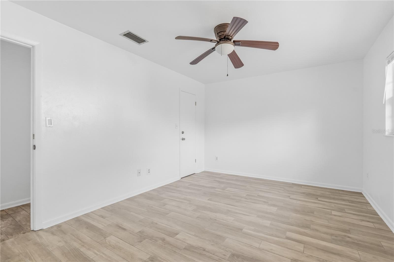 BLACK OAKS - Residential