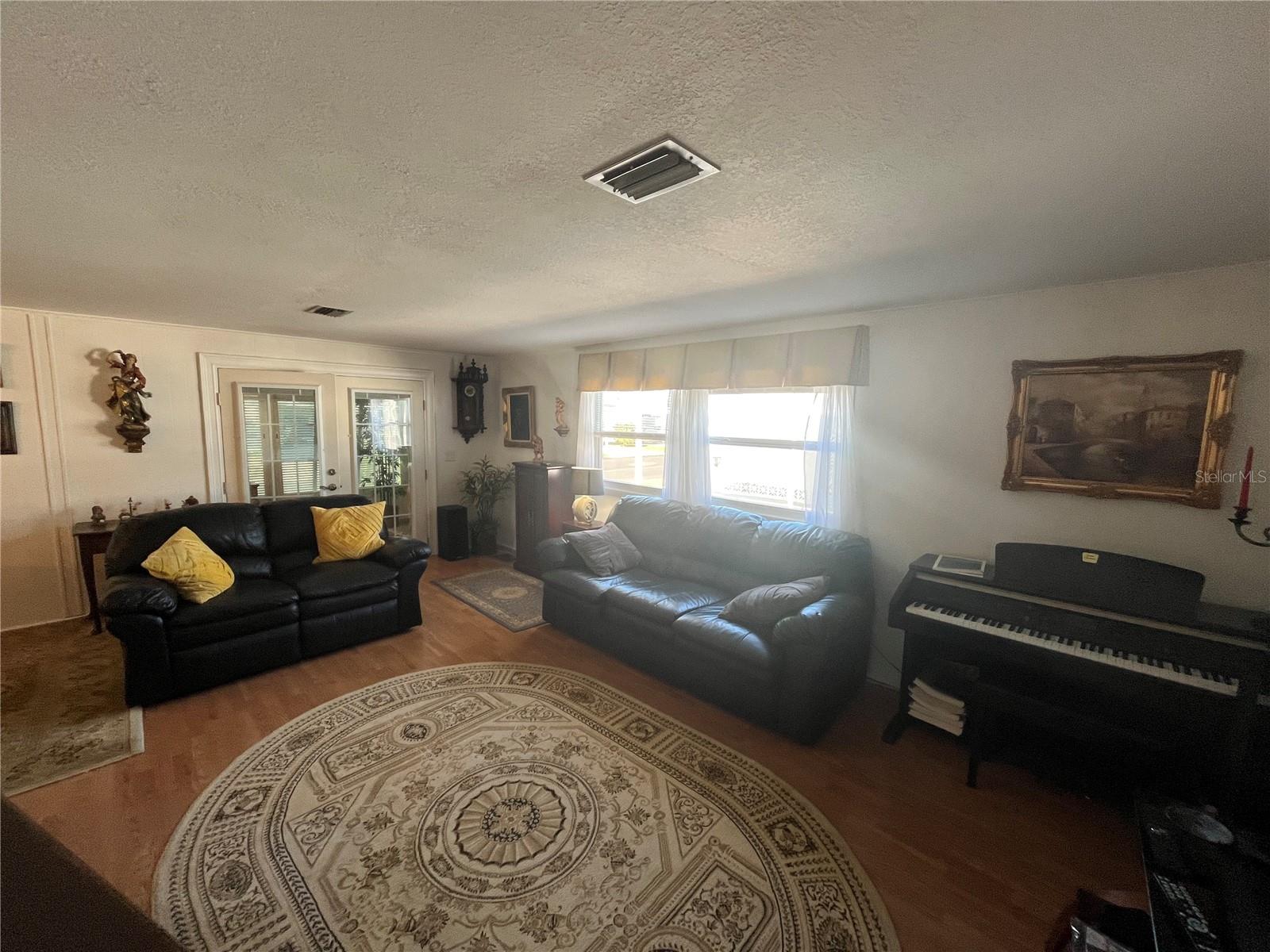 VENICE ISLE - Residential