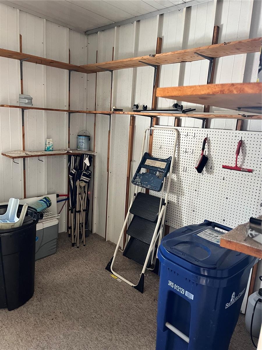 VENICE ISLE - Residential