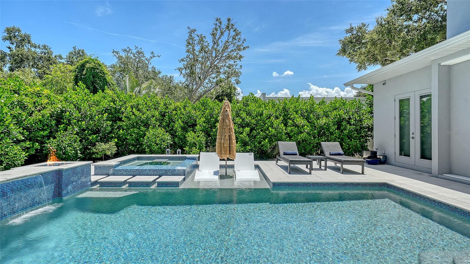 POINSETTIA PARK 2 - Residential Lease