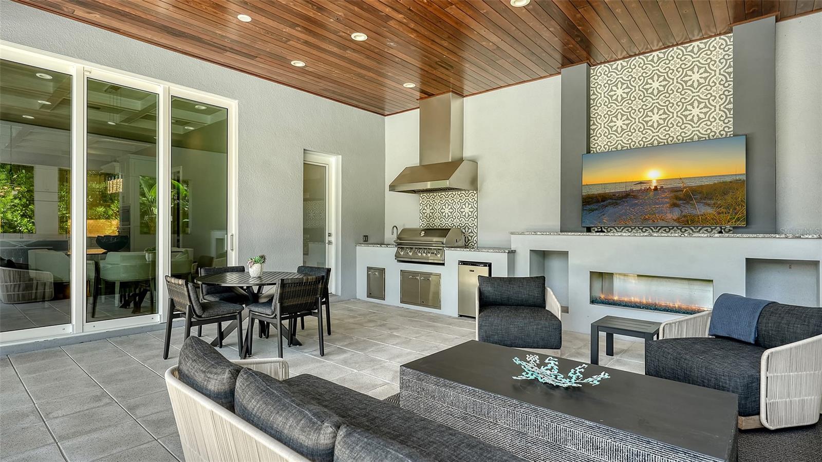 POINSETTIA PARK 2 - Residential Lease