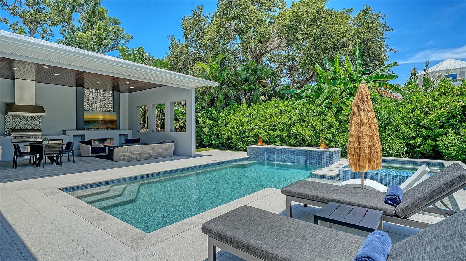 POINSETTIA PARK 2 - Residential Lease