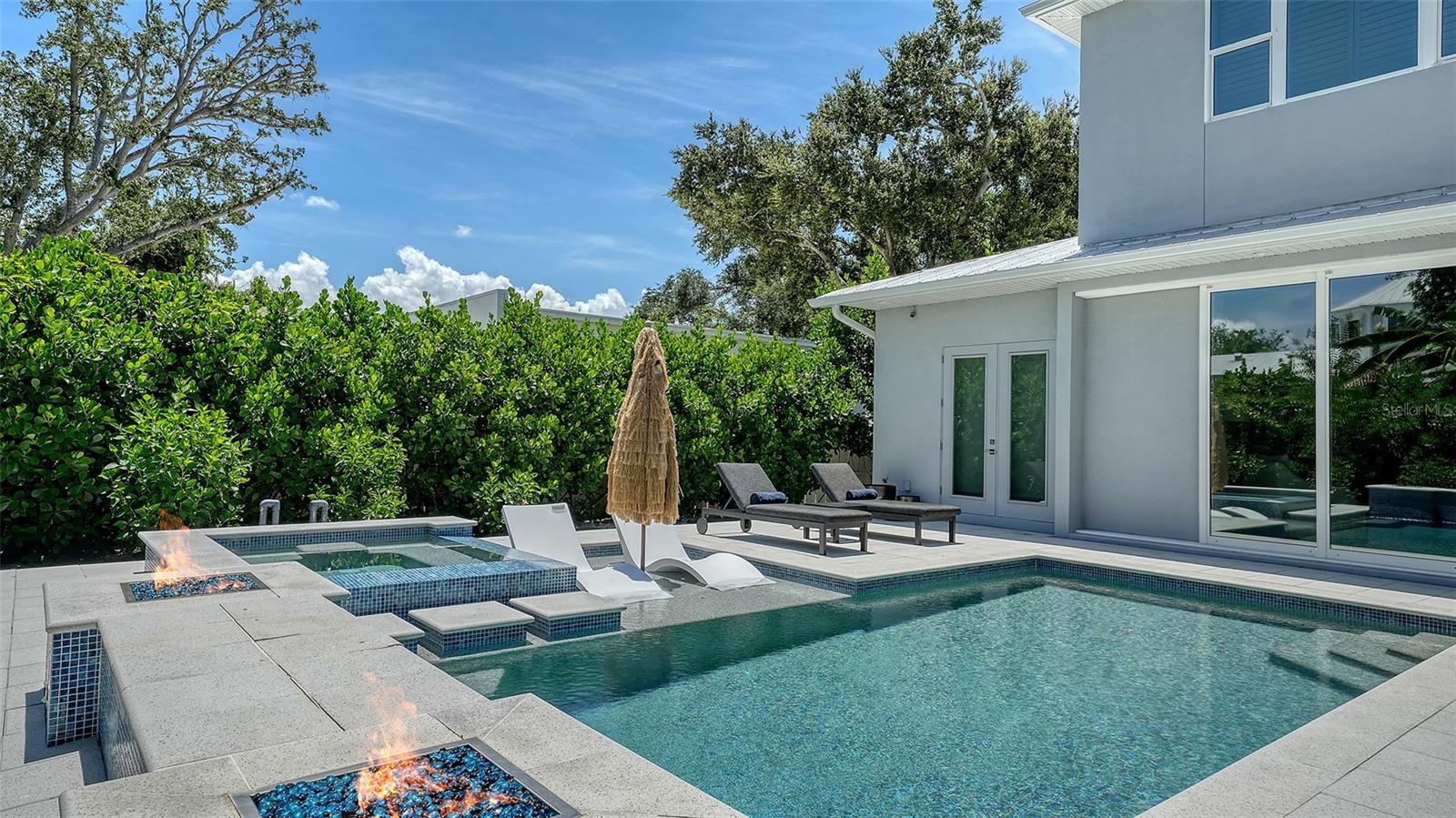 POINSETTIA PARK 2 - Residential Lease