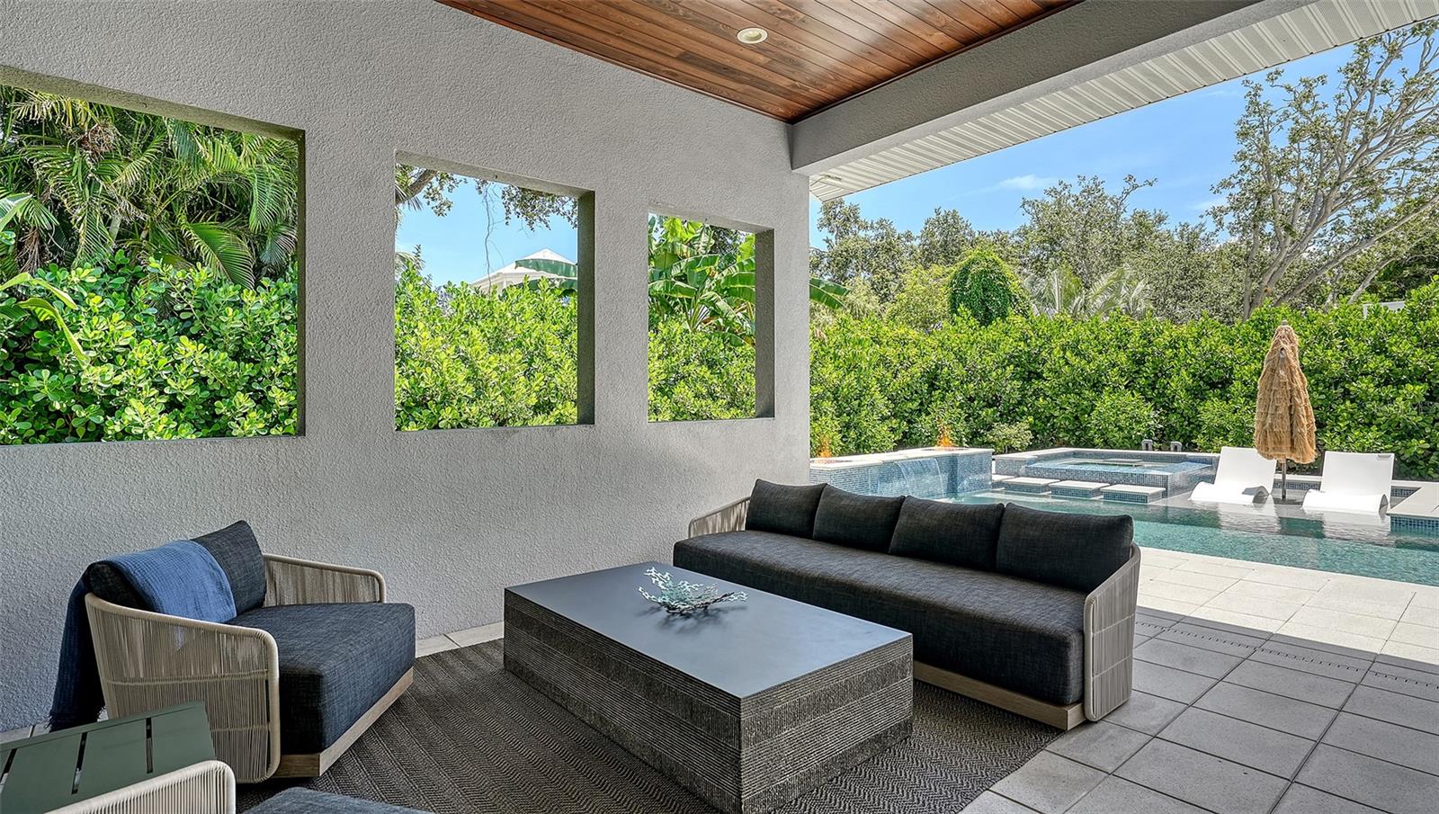 POINSETTIA PARK 2 - Residential Lease